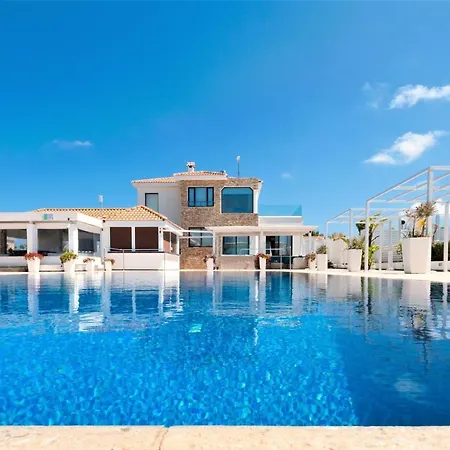 Cape Serenity Mansion Айя-Напа