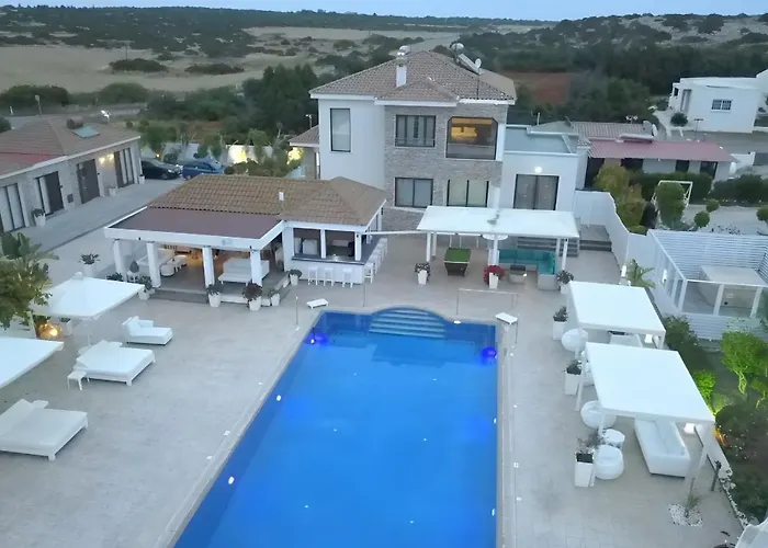 Cape Serenity Mansion *