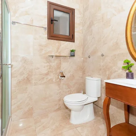 Cape Serenity Mansion *