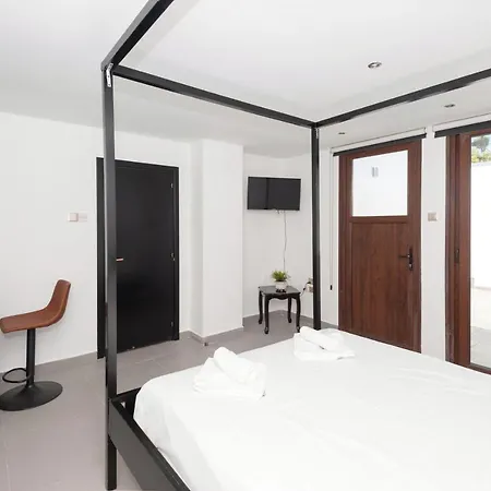 Cape Serenity Mansion *