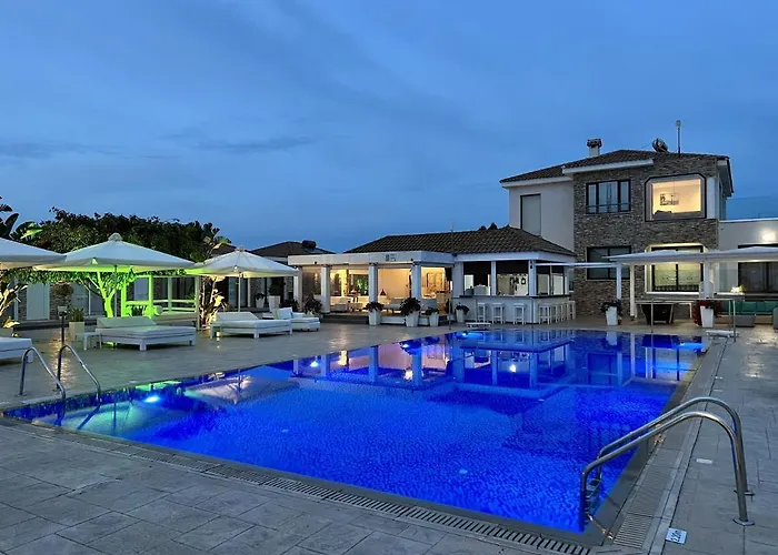 Cape Serenity Mansion *