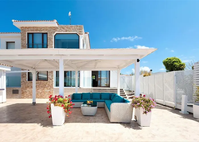 Cape Serenity Mansion アヤナパ